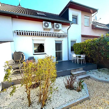 Aurora Premium Nyaraló Győr