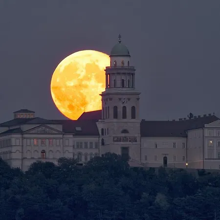 Aurora Premium * Gyor