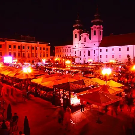 Aurora Premium Győr